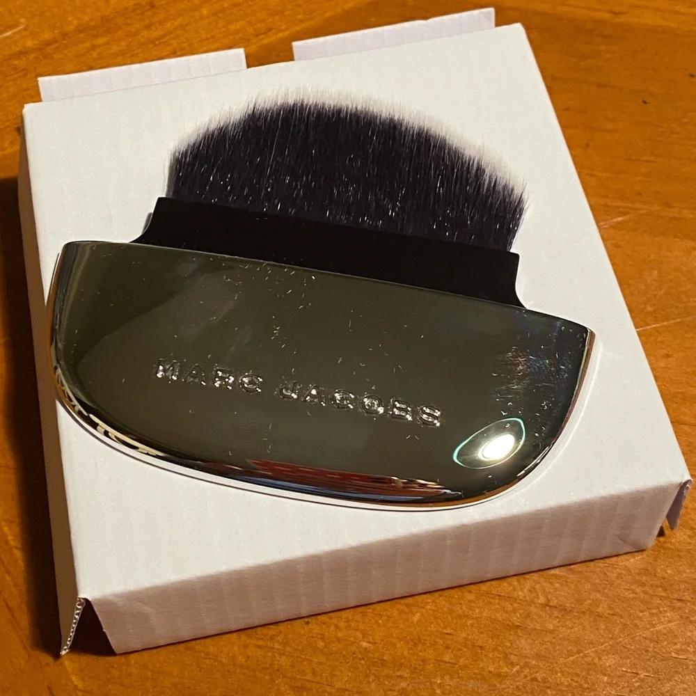 Marc Jacobs Accomplice Powder with Brush